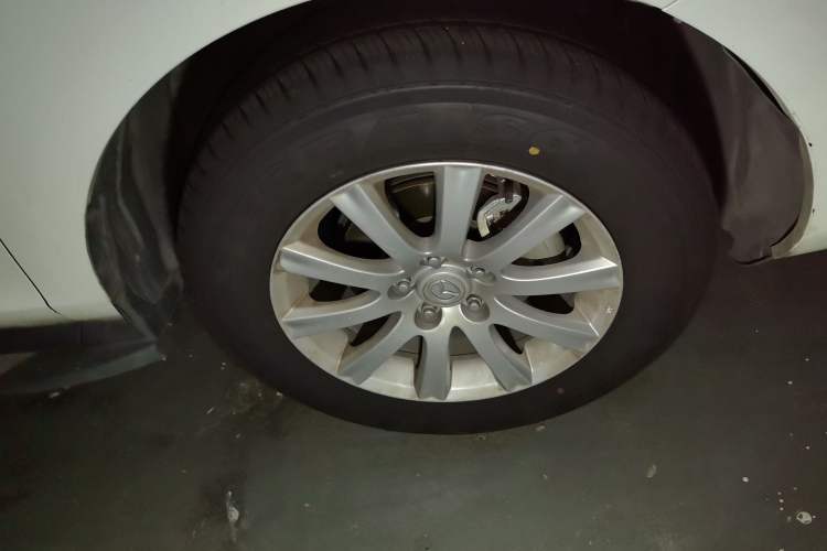 Used Mazda CX-7 2014 2.5L 2WD Fashion Edition Right Front Wheel Hub