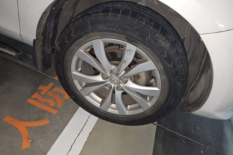 Used Mazda CX-7 2014 2.3T Smart All-Wheel-Drive Sport Edition Right Front Wheel Hub