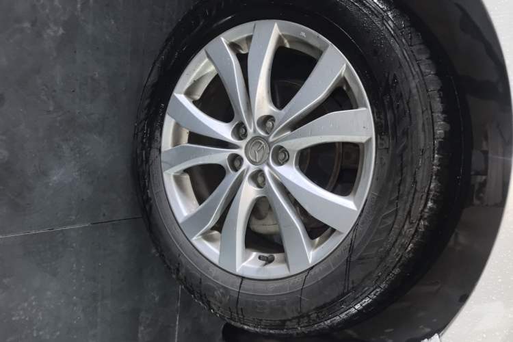 Used Mazda CX-7 2014 2.3T Smart All-Wheel Drive Supreme Edition Right Front Wheel Hub