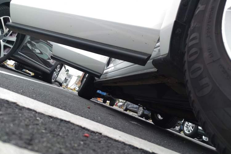 Used Mazda CX-7 2014 2.3T Smart All-Wheel-Drive Sport Edition Right Side Sill