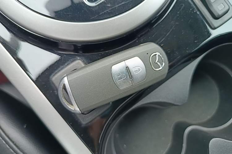 Used Mazda CX-7 2014 2.5L 2WD Luxury Edition Vehicle Key