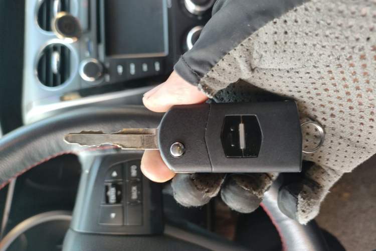 Used Mazda CX-7 2014 2.5L 2WD Fashion Edition Vehicle Key