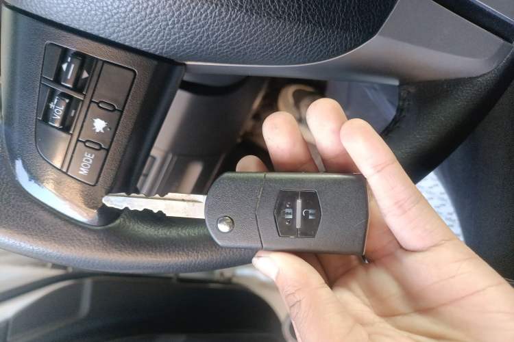 Used Mazda CX-7 2014 2.5L 2WD Fashion Edition Vehicle Key