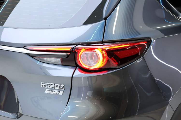 Used Mazda CX-8 2019 2.5L Four-Wheel Drive Deluxe Edition Exterior 6