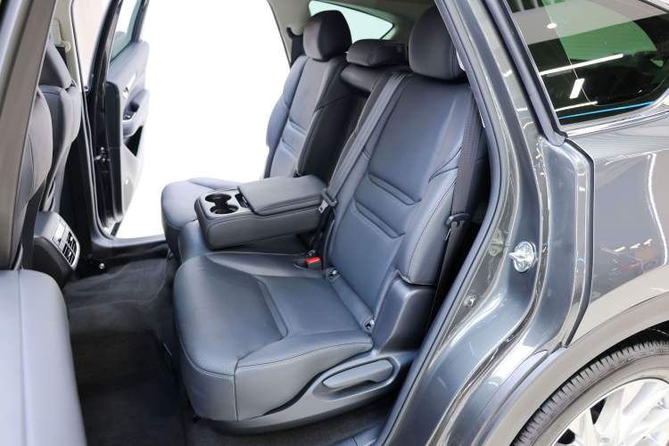 Used Mazda CX-8 2019 2.5L Four-Wheel Drive Deluxe Edition Interior 4