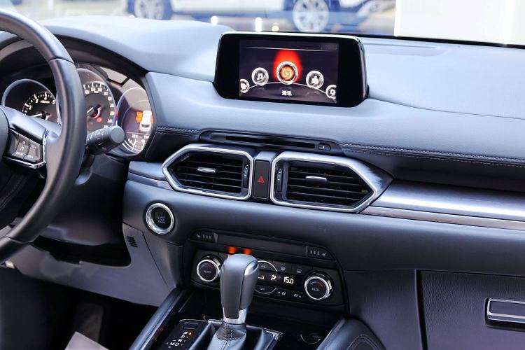 Used Mazda CX-8 2019 2.5L Four-Wheel Drive Deluxe Edition Interior 8