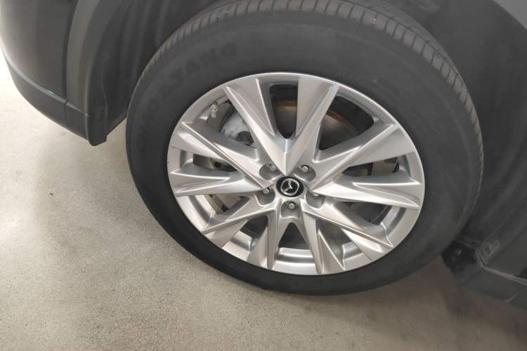 Used Mazda CX-8 2019 2.5L Four-Wheel Drive Deluxe Edition Exterior 4