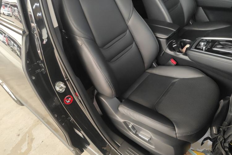 Used Mazda CX-8 2019 2.5L Four-Wheel Drive Deluxe Edition Right Front Seat