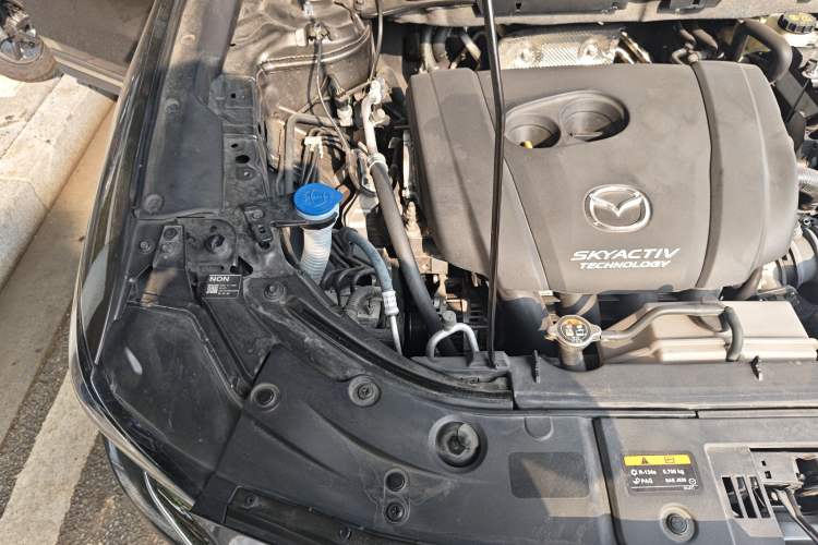 Used Mazda CX-8 2019 2.5L Two-Wheel Drive Luxury Version Engine Bay Right