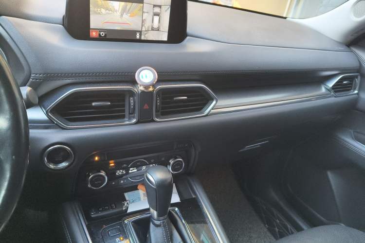 Used Mazda CX-8 2019 2.5L Two-Wheel Drive Prestige Version Audio And AC Panel