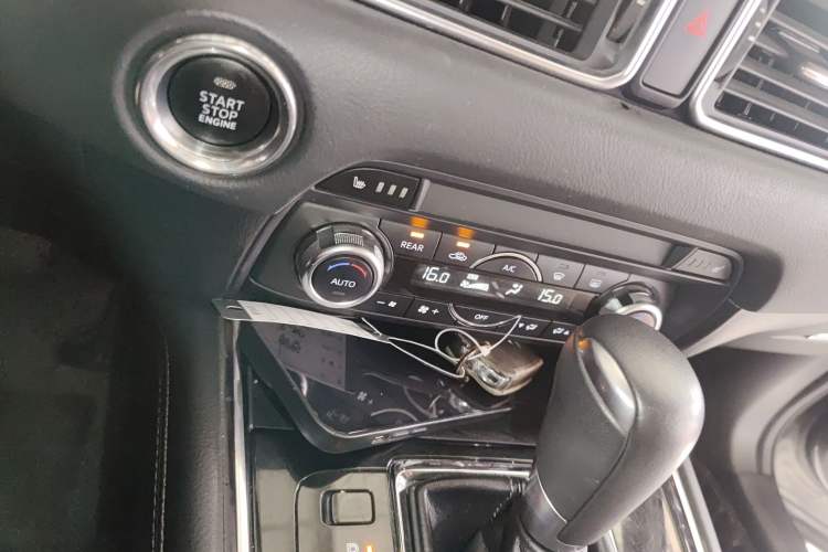 Used Mazda CX-8 2019 2.5L Two-Wheel Drive Prestige Version Audio And AC Panel