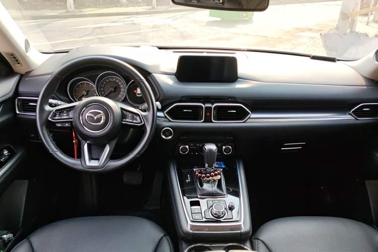 Used Mazda CX-8 2019 2.5L Four-Wheel Drive Deluxe Edition Center Console