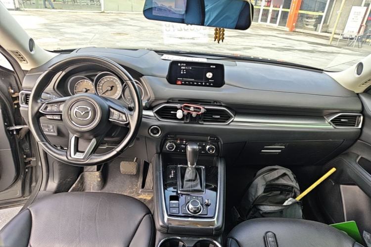 Used Mazda CX-8 2019 2.5L Four-Wheel Drive Deluxe Edition Center Console