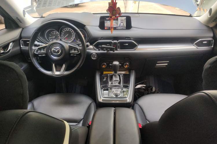 Used Mazda CX-8 2019 2.5L Four-Wheel Drive Deluxe Edition Center Console