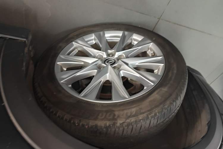Used Mazda CX-8 2019 2.5L Two-Wheel Drive Prestige Version Exterior 4