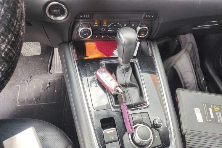 Used Mazda CX-8 2019 2.5L Two-Wheel Drive Prestige Version Gear Lever