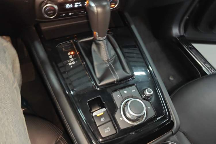 Used Mazda CX-8 2019 2.5L Two-Wheel Drive Prestige Version Gear Lever