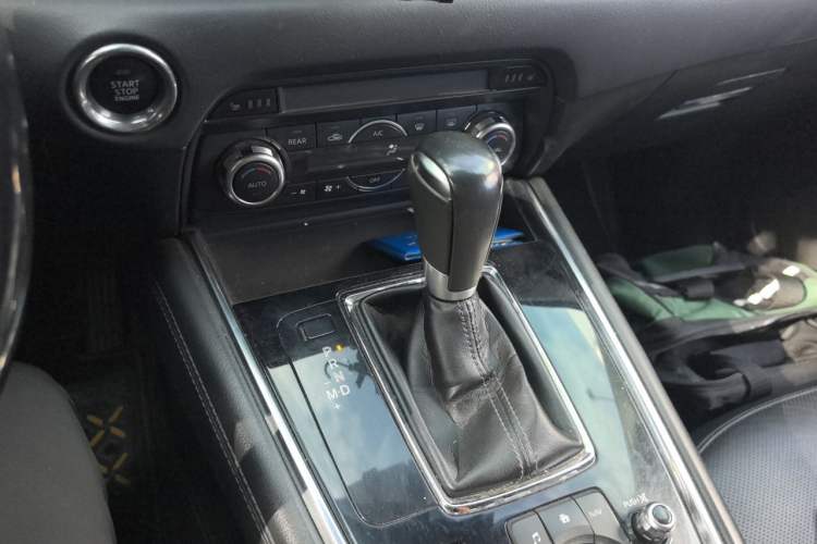 Used Mazda CX-8 2019 2.5L Two-Wheel Drive Prestige Version Gear Lever