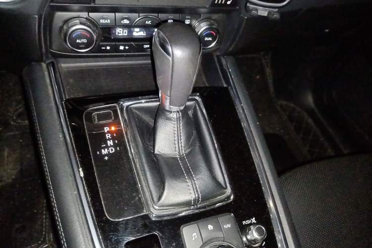 Used Mazda CX-8 2019 2.5L Four-Wheel Drive Deluxe Edition Gear Lever