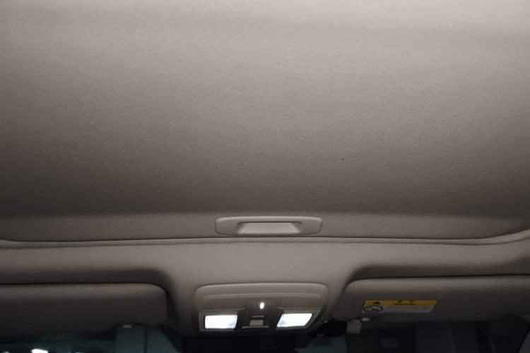 Used Mazda CX-8 2019 2.5L Two-Wheel Drive Prestige Version Headliner