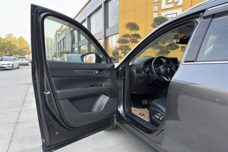 Used Mazda CX-8 2019 2.5L Four-Wheel Drive Deluxe Edition Interior 11