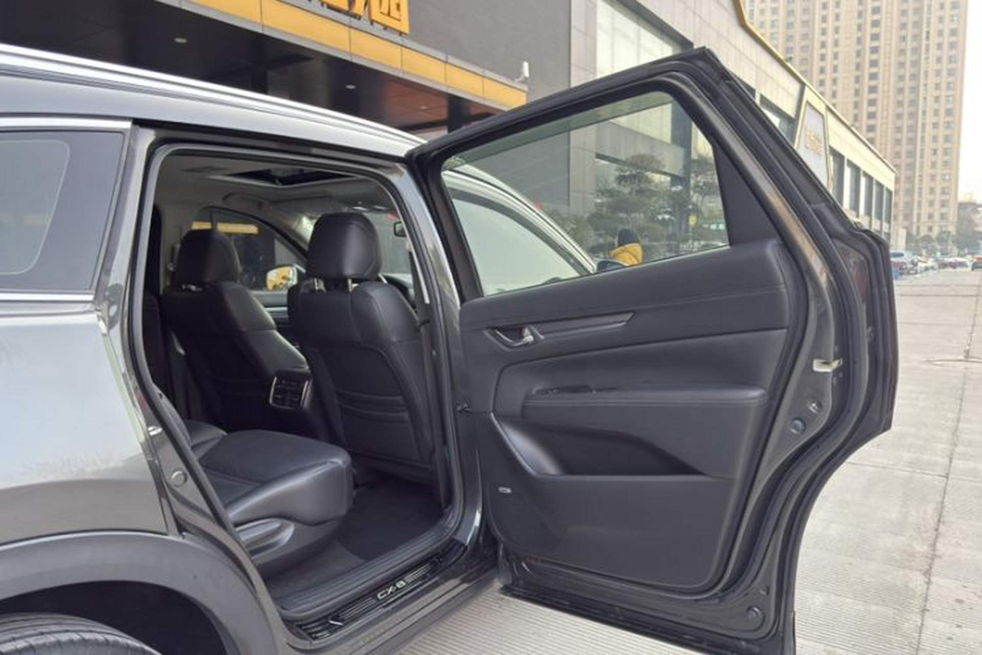 Used Mazda CX-8 2019 2.5L Four-Wheel Drive Deluxe Edition Interior 2