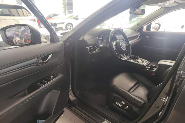 Used Mazda CX-8 2019 2.5L Two-Wheel Drive Prestige Version Interior 3