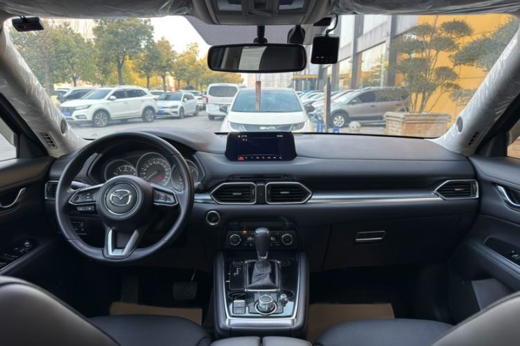 Used Mazda CX-8 2019 2.5L Four-Wheel Drive Deluxe Edition Interior 4