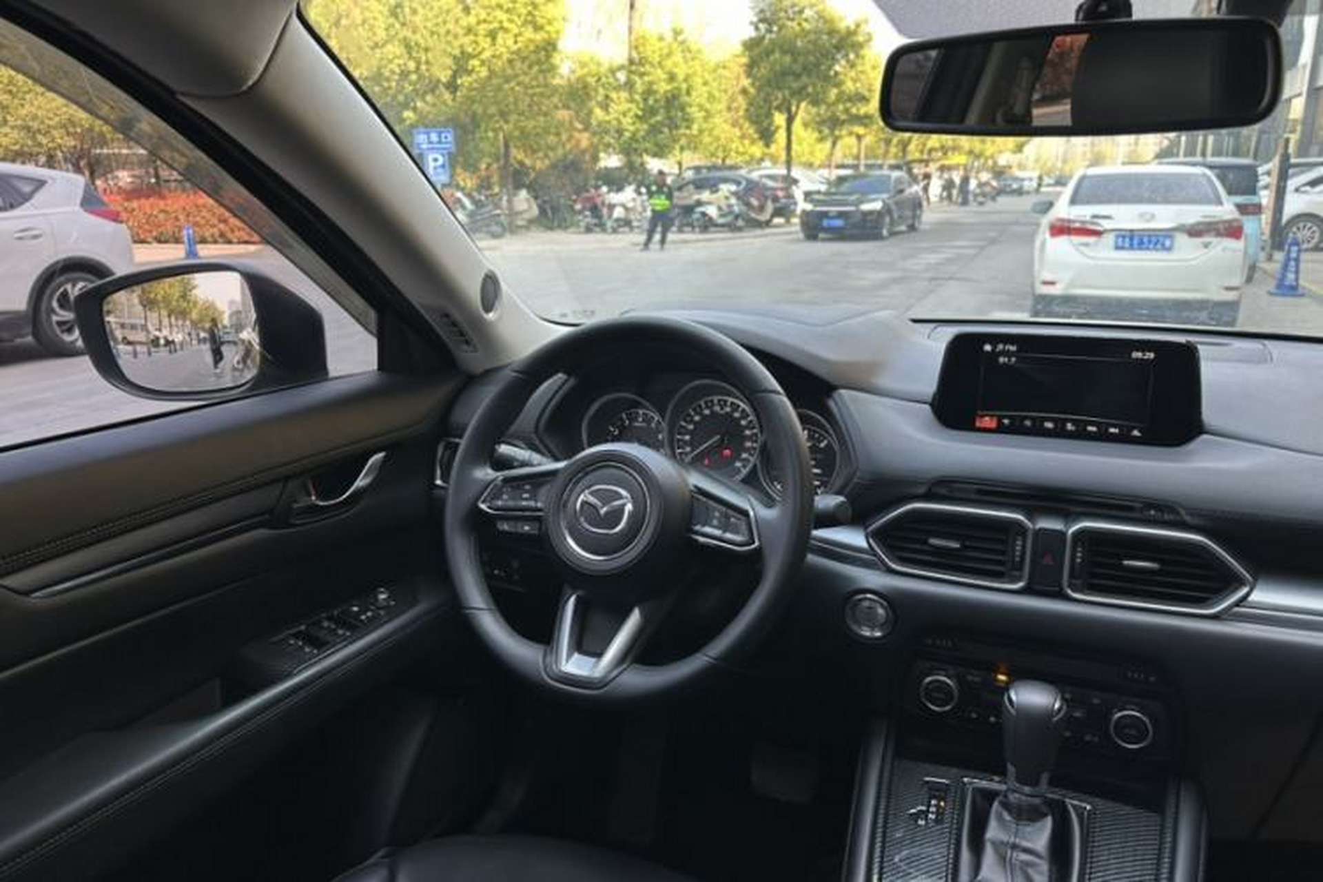 Used Mazda CX-8 2019 2.5L Four-Wheel Drive Deluxe Edition Interior 7