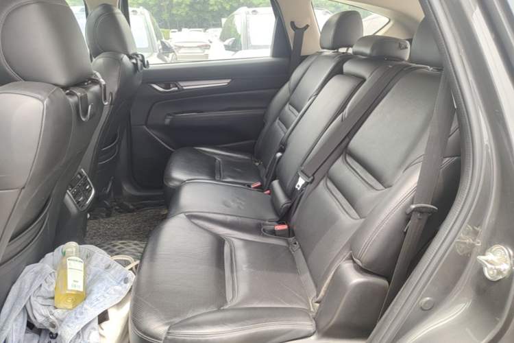 Used Mazda CX-8 2019 2.5L Two-Wheel Drive Prestige Version Left Rear Seat
