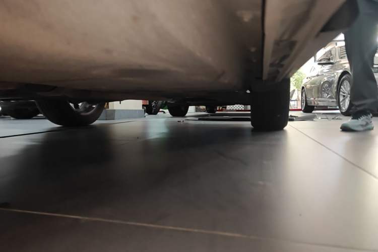 Used Mazda CX-8 2019 2.5L Two-Wheel Drive Prestige Version Left Side Sill