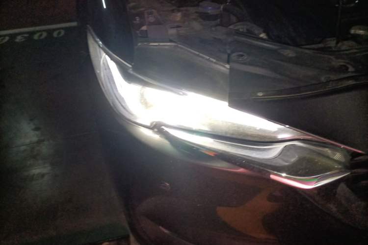 Used Mazda CX-8 2019 2.5L Four-Wheel Drive Deluxe Edition Right Front Headlight