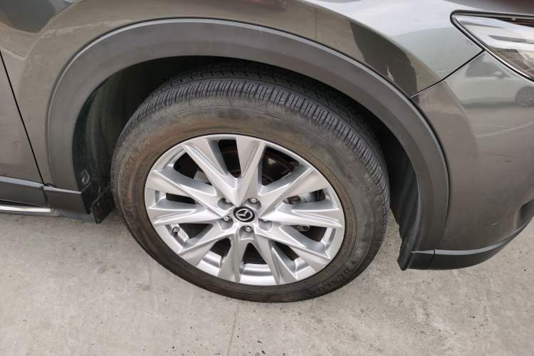 Used Mazda CX-8 2019 2.5L Two-Wheel Drive Prestige Version Right Front Wheel Hub