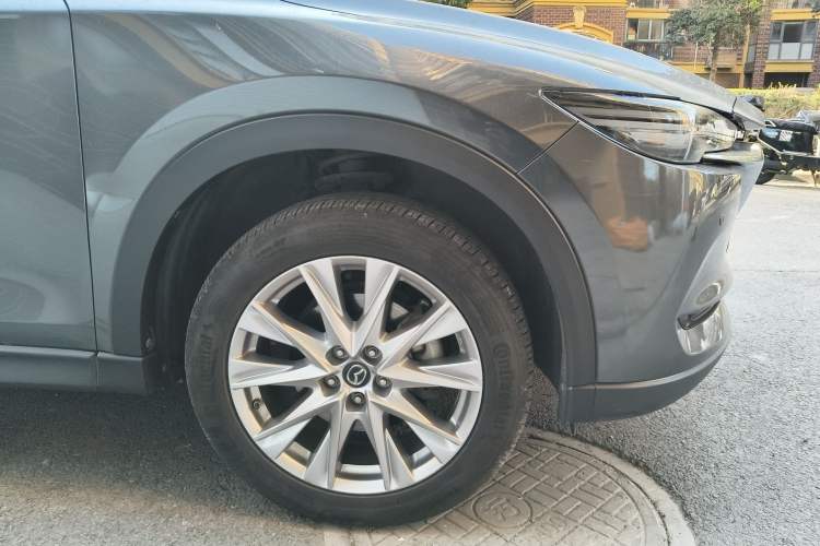 Used Mazda CX-8 2019 2.5L Two-Wheel Drive Prestige Version Right Front Wheel Hub