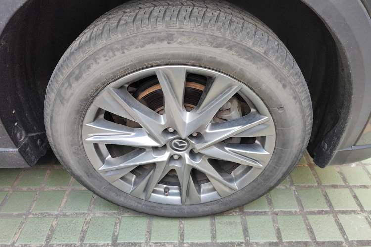 Used Mazda CX-8 2019 2.5L Four-Wheel Drive Flagship Model Right Front Wheel Hub