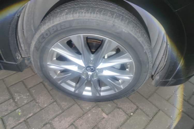 Used Mazda CX-8 2019 2.5L Two-Wheel Drive Prestige Version Right Front Wheel Hub