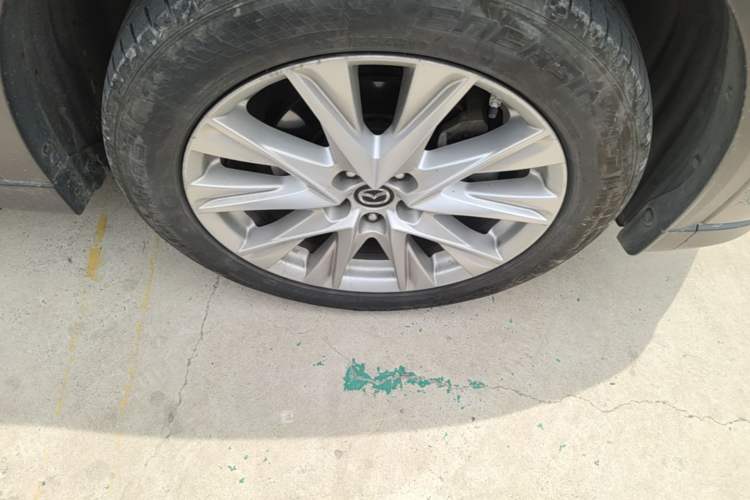 Used Mazda CX-8 2019 2.5L Two-Wheel Drive Prestige Version Right Front Wheel Hub