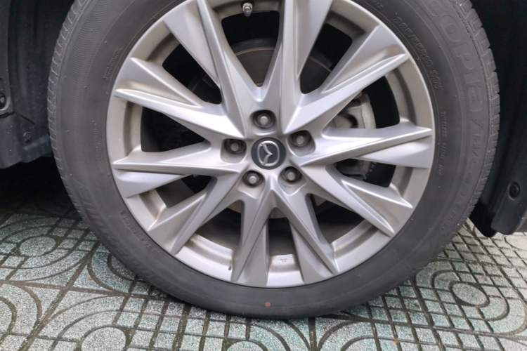 Used Mazda CX-8 2019 2.5L Four-Wheel Drive Deluxe Edition Right Front Wheel Hub