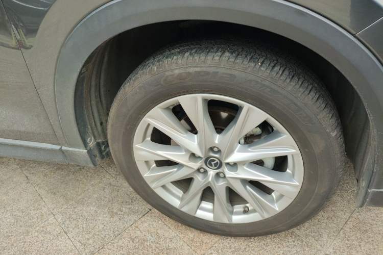 Used Mazda CX-8 2019 2.5L Two-Wheel Drive Prestige Version Right Front Wheel Hub