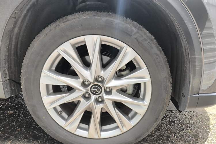 Used Mazda CX-8 2019 2.5L Four-Wheel Drive Deluxe Edition Right Front Wheel Hub