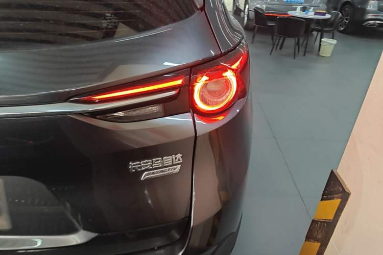 Used Mazda CX-8 2019 2.5L Two-Wheel Drive Prestige Version Right Rear Taillight