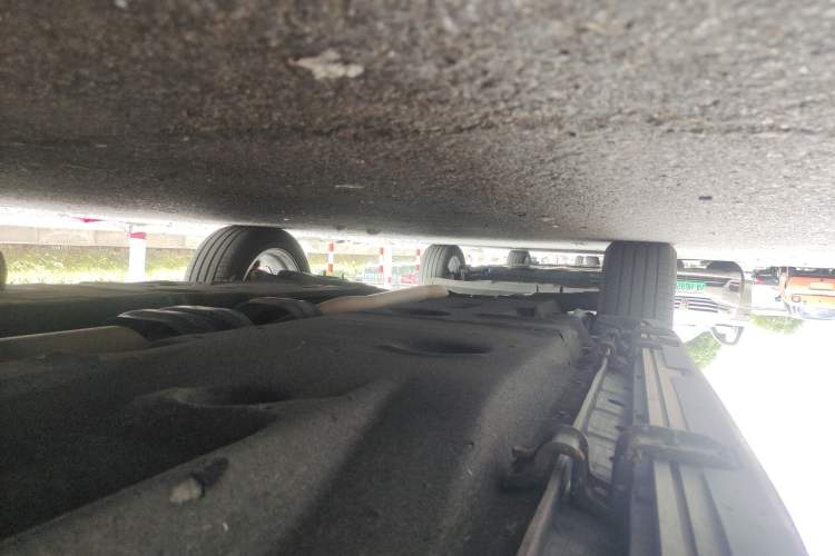 Used Mazda CX-8 2019 2.5L Two-Wheel Drive Prestige Version Right Side Sill