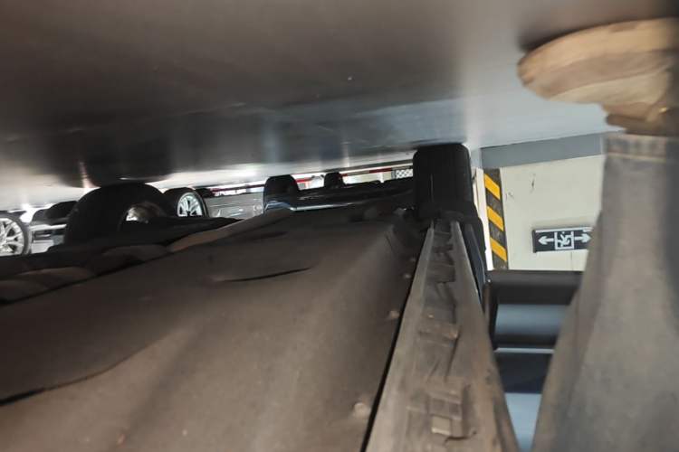 Used Mazda CX-8 2019 2.5L Two-Wheel Drive Prestige Version Right Side Sill