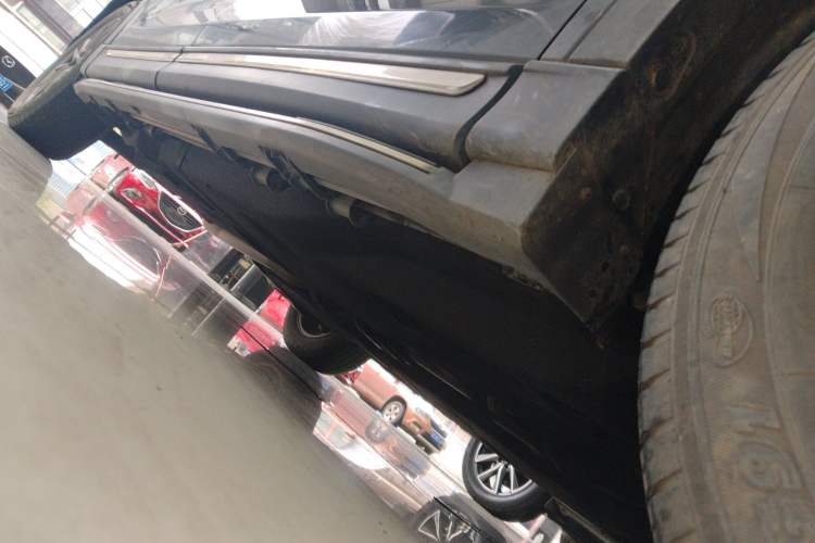 Used Mazda CX-8 2019 2.5L Two-Wheel Drive Luxury Version Right Side Sill