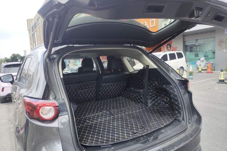 Used Mazda CX-8 2019 2.5L Two-Wheel Drive Prestige Version Trunk