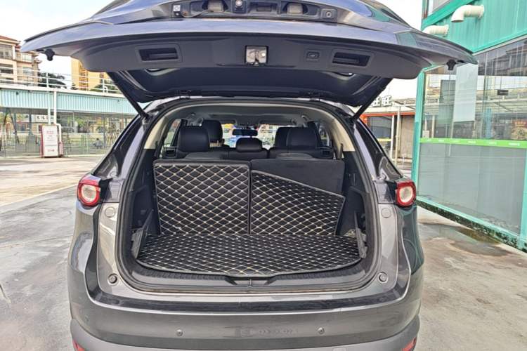 Used Mazda CX-8 2019 2.5L Four-Wheel Drive Deluxe Edition Trunk