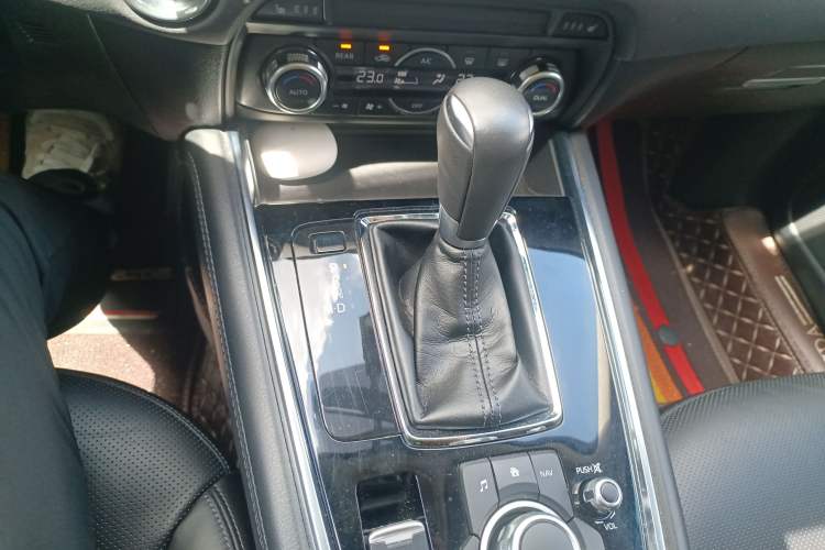 Used Mazda CX-8 2019 2.5L Two-Wheel Drive Prestige Version Gear Lever