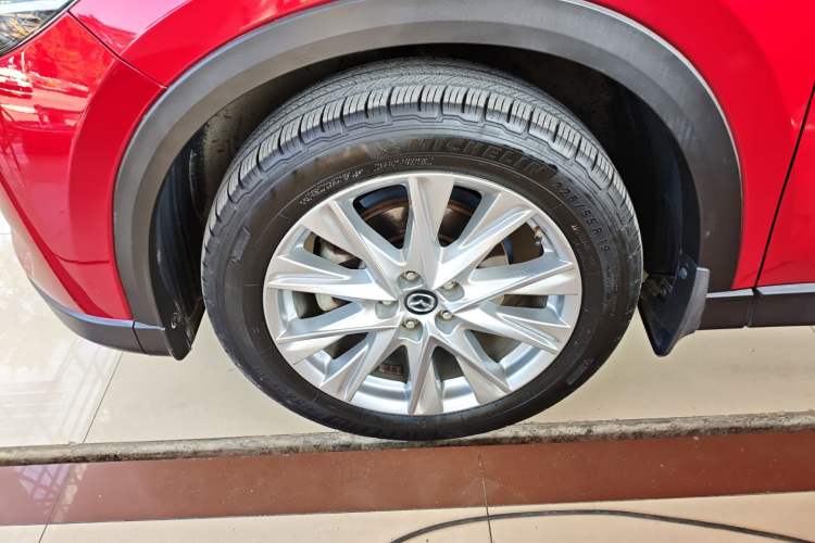 Used Mazda CX-8 2019 2.5L Two-Wheel Drive Prestige Version Left Front Wheel Hub