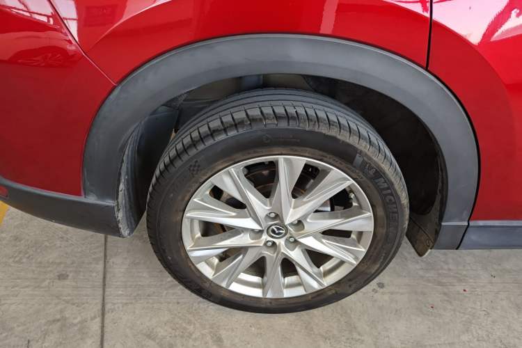 Used Mazda CX-8 2019 2.5L Four-Wheel Drive Deluxe Edition Right Rear Wheel Hub