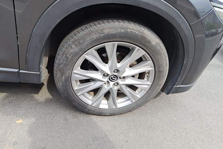 Used Mazda CX-8 2019 2.5L Two-Wheel Drive Prestige Version Right Front Wheel Hub